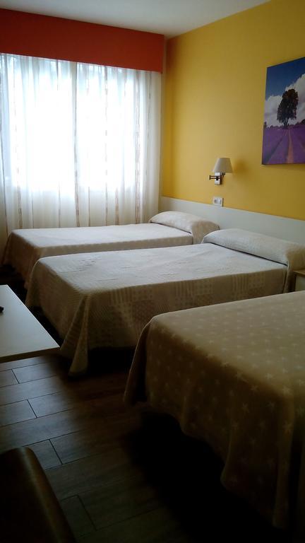 Hostal Restaurante Rancheiro Vigo Habitación foto